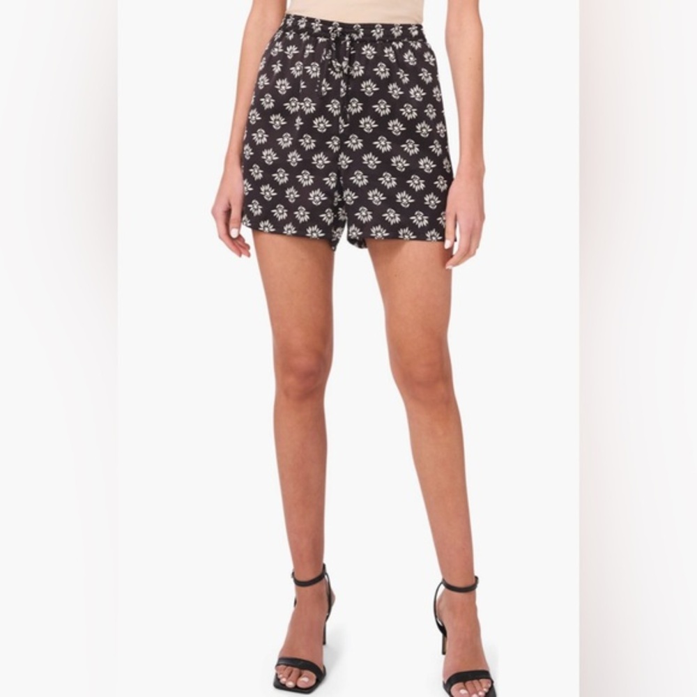 NEW…Halogen Patterned Women Shorts
